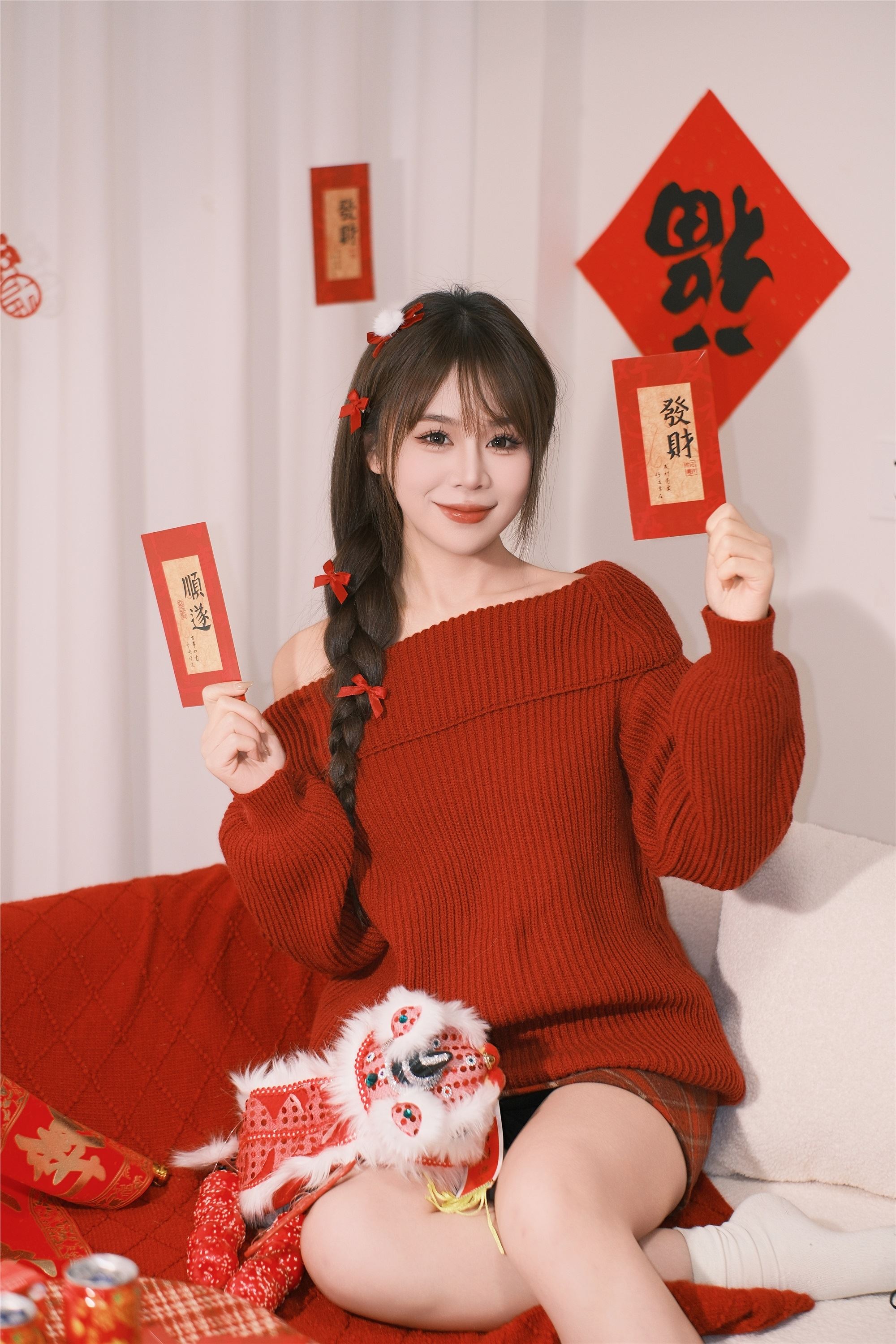 YITUYU艺图语 2025.02.05 居家拍新年照 泡芙小方